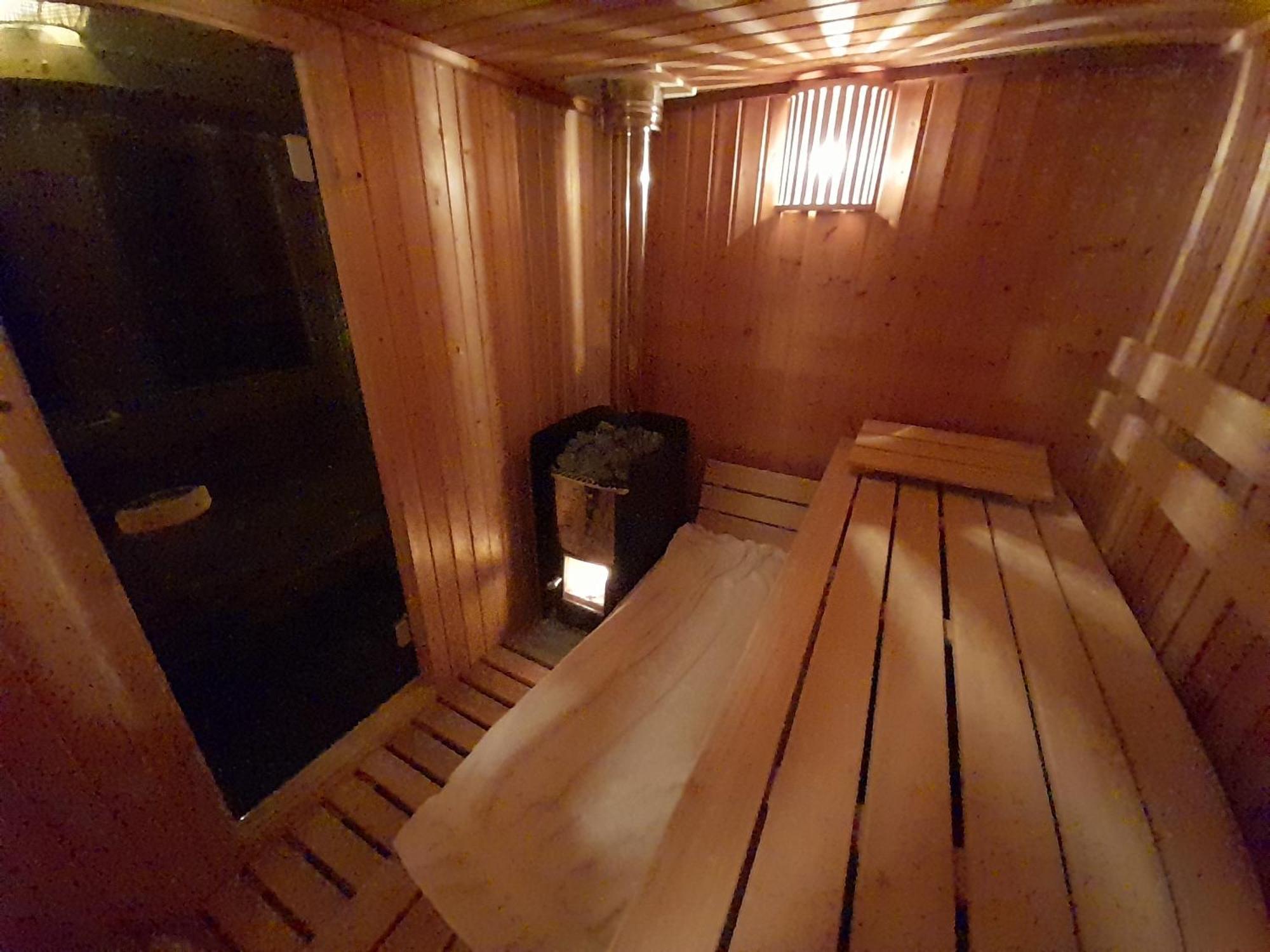 Beautiful 6-Person Chalet With Finnish Wood-Fired Sauna Tzummarum Zewnętrze zdjęcie